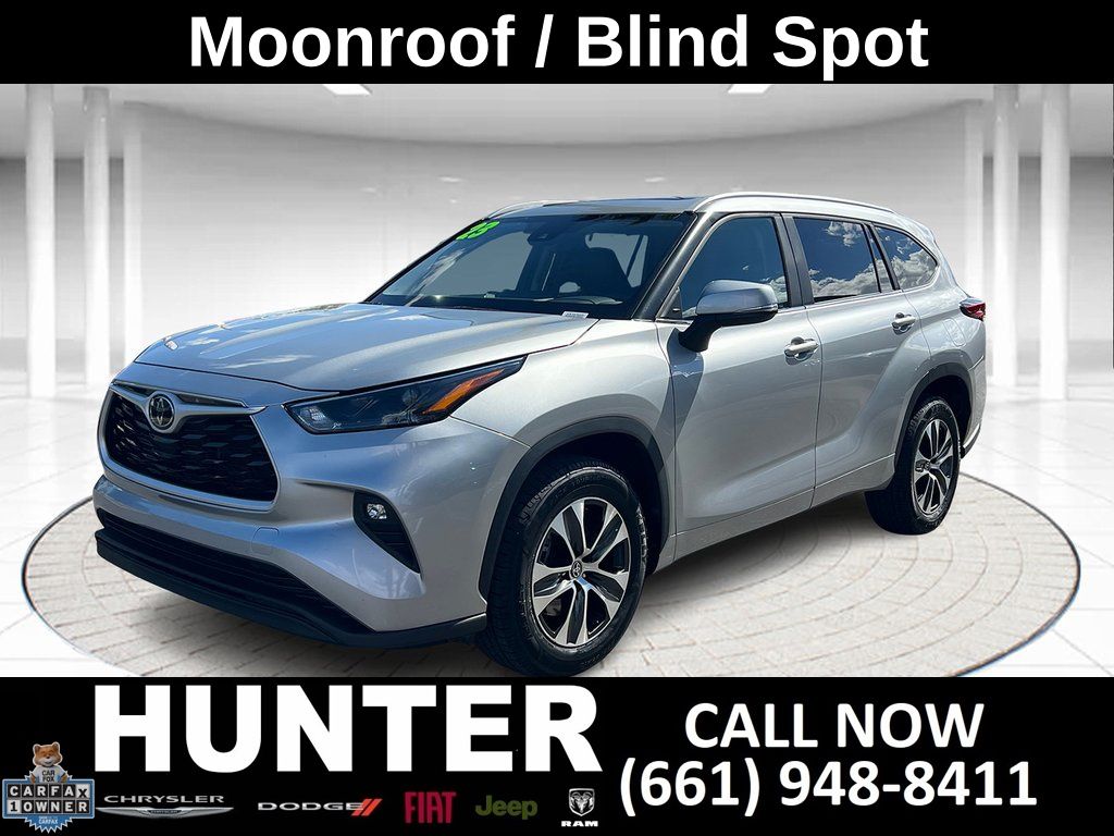 Celestial Silver Metallic 2023 Toyota Highlander XLE FWD SUV / Crossover Front-Wheel Drive 8-Speed Automatic