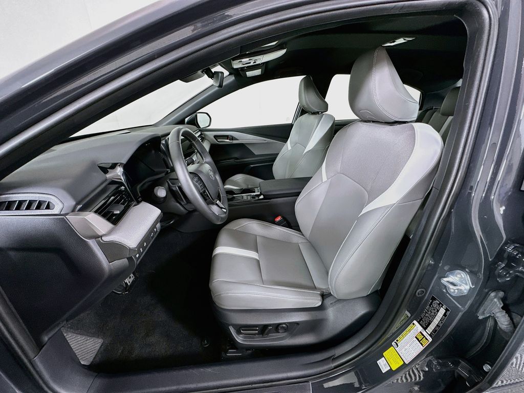 Thumbnail: 2025 Toyota Camry - 20