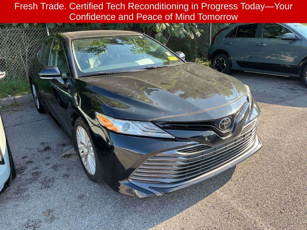 Midnight Black Metallic 2019 Toyota Camry Sedan Front-Wheel Drive 8-Speed Automatic