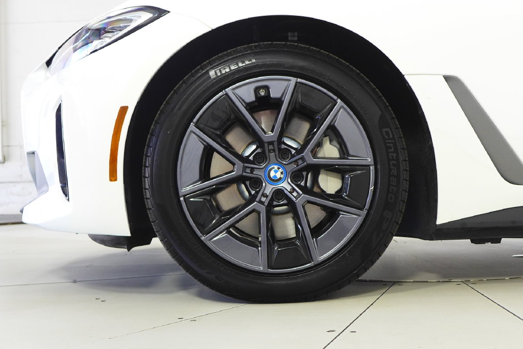 Thumbnail: 2023 BMW i4 - 5