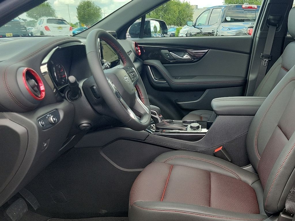 Thumbnail: 2025 Chevrolet Blazer - 9