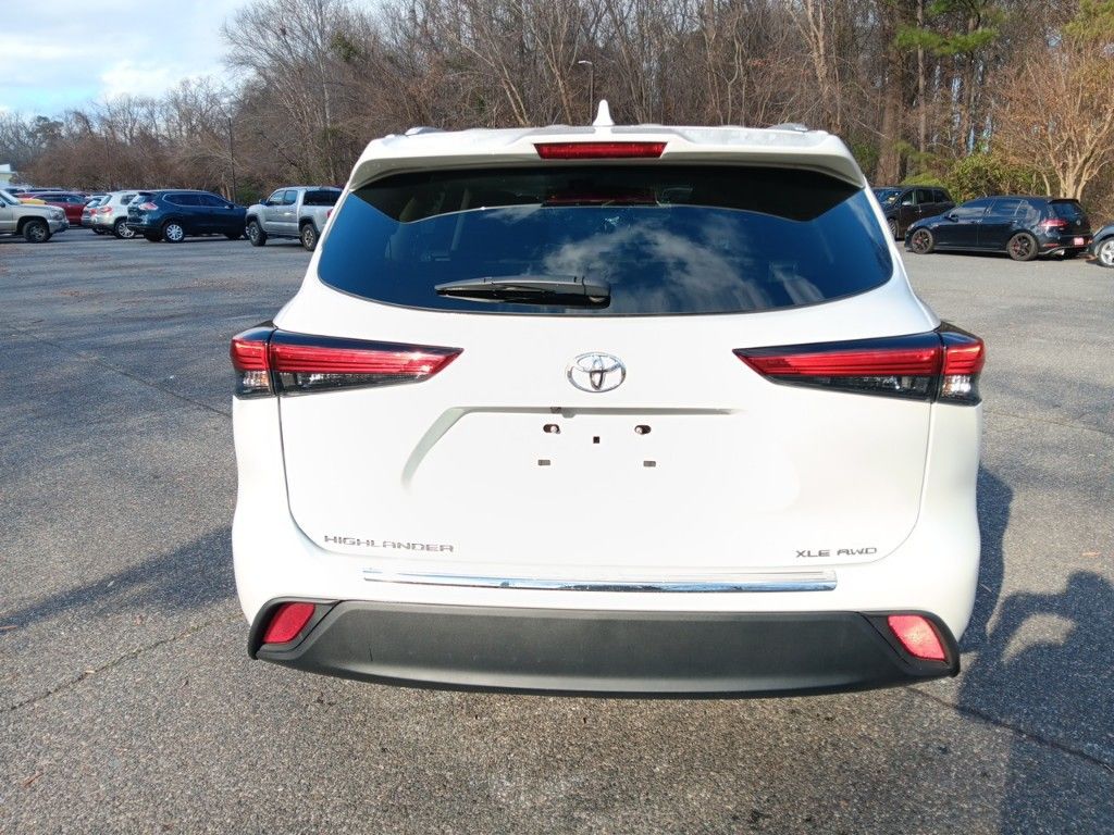 2023 Toyota Highlander L 4