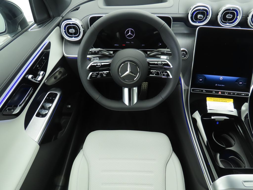 2025 Mercedes-Benz GLC 300 11