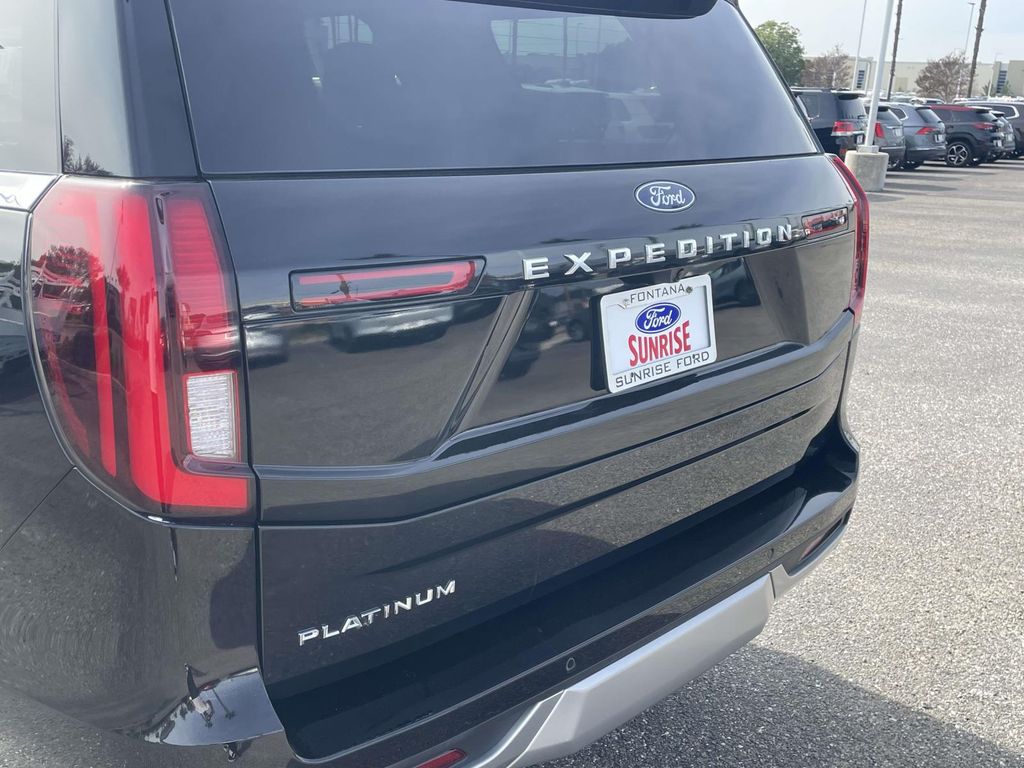 Used 2025 Ford Expedition Platinum 4D Sport Utility