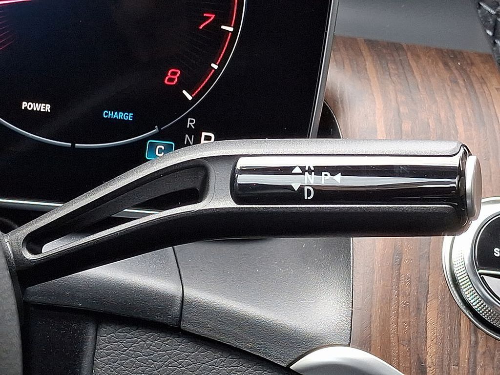 Thumbnail: 2025 Mercedes-Benz GLC - 11