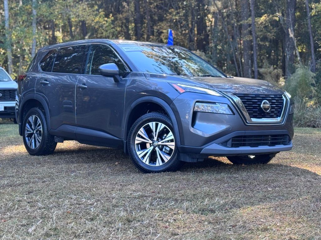 2021 Nissan Rogue SV's photo
