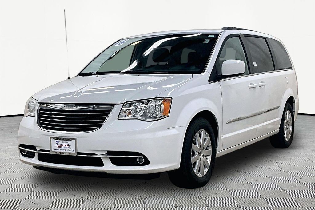 Bright White Clearcoat 2016 Chrysler Town & Country Minivan Front-Wheel Drive 6-Speed Automatic