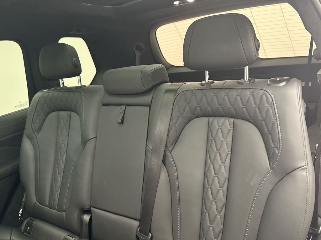 2023 BMW X7 M60i 15