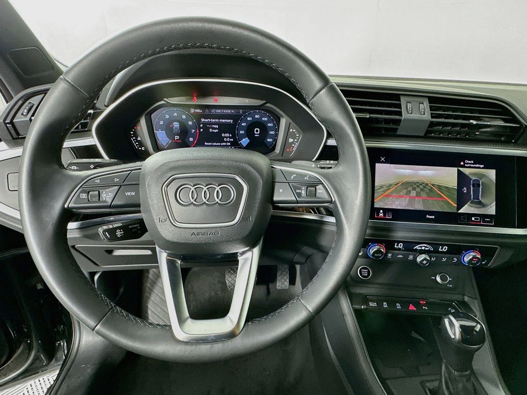 Thumbnail: 2022 Audi Q3 - 11