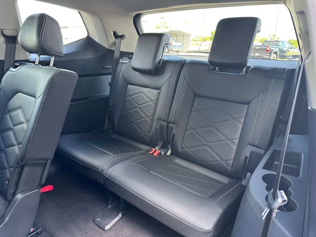 Used Car 2025 Volkswagen Atlas  2.0t Se W/technology For Sale Under $35,000 In Austin, Texas