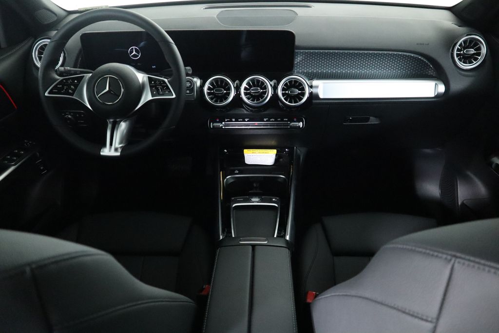 2025 Mercedes-Benz GLB 250 14