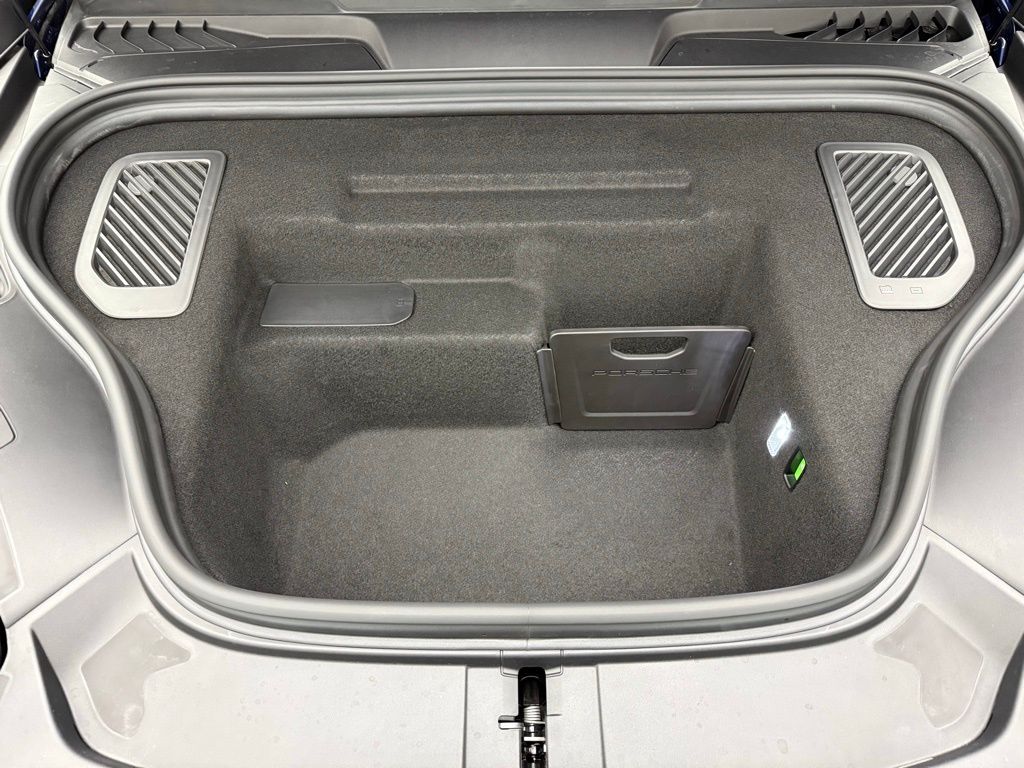 Thumbnail: 2025 Porsche Macan - 26