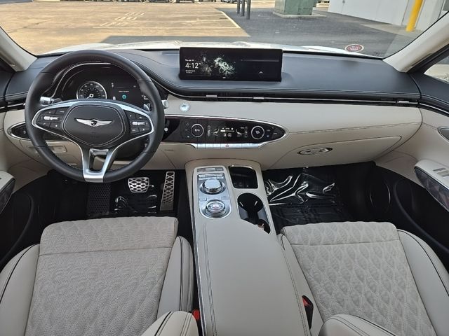 2025 Genesis GV70  32