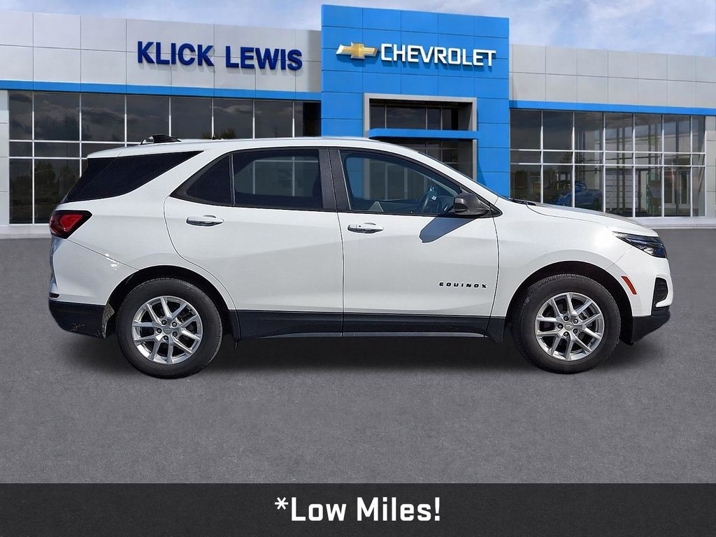 2022 Chevrolet Equinox LS - 8