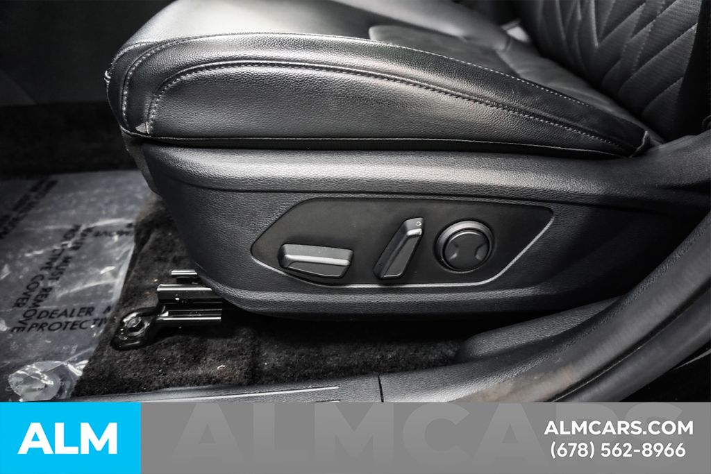 Used 2025 Black Kia X-Line image 33