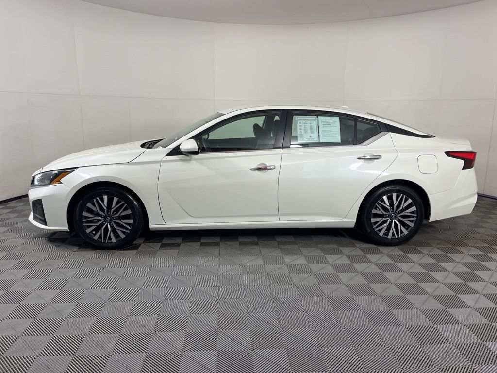 2023 Nissan Altima SV 2