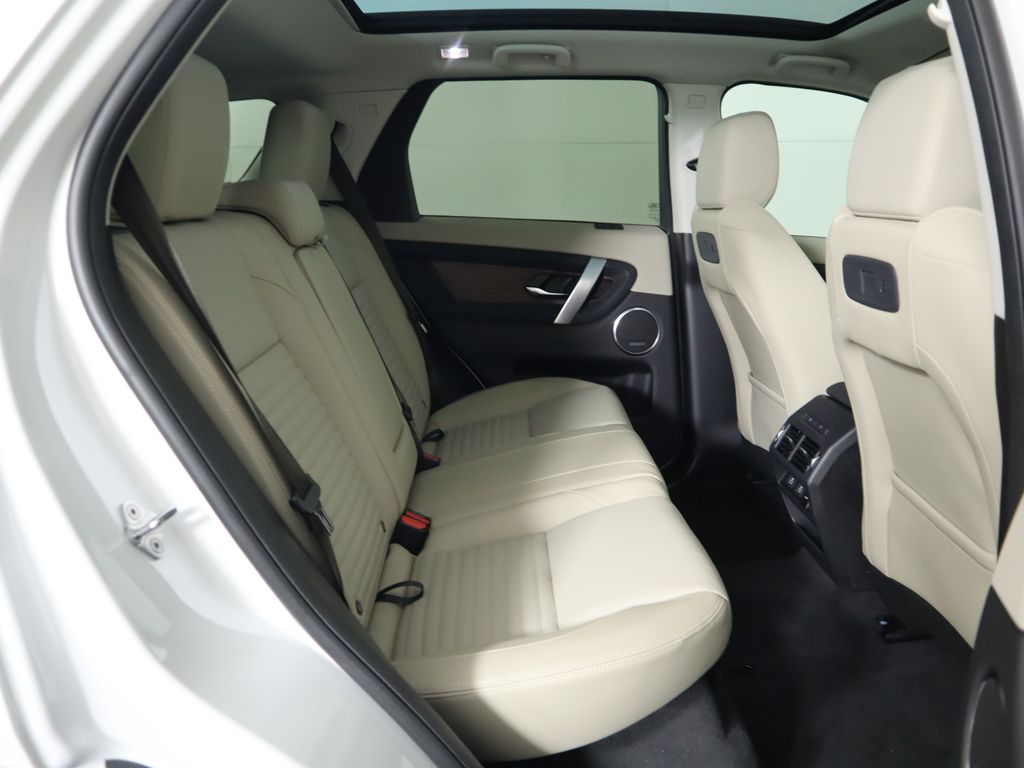 Thumbnail: 2024 Land Rover Discovery Sport - 23