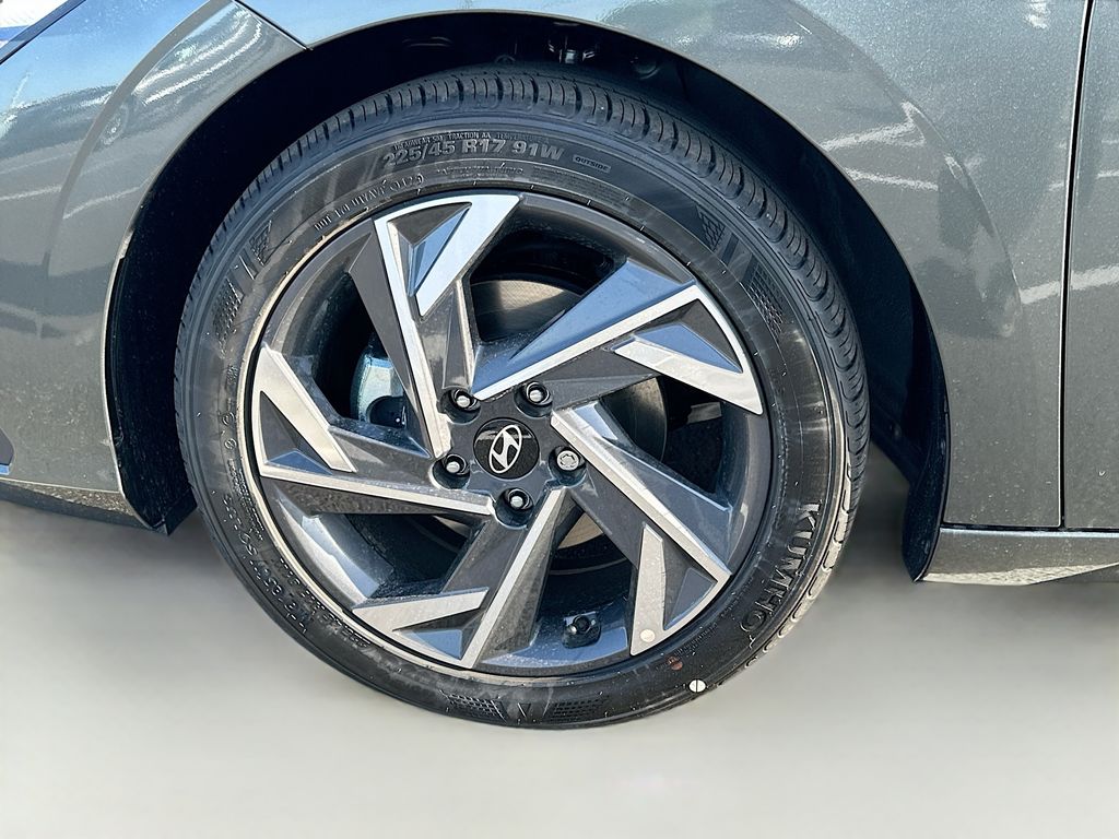 2025 Hyundai Elantra Sport 21