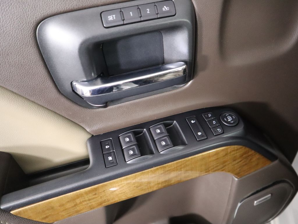 Thumbnail: 2017 Chevrolet Silverado 1500 - 23