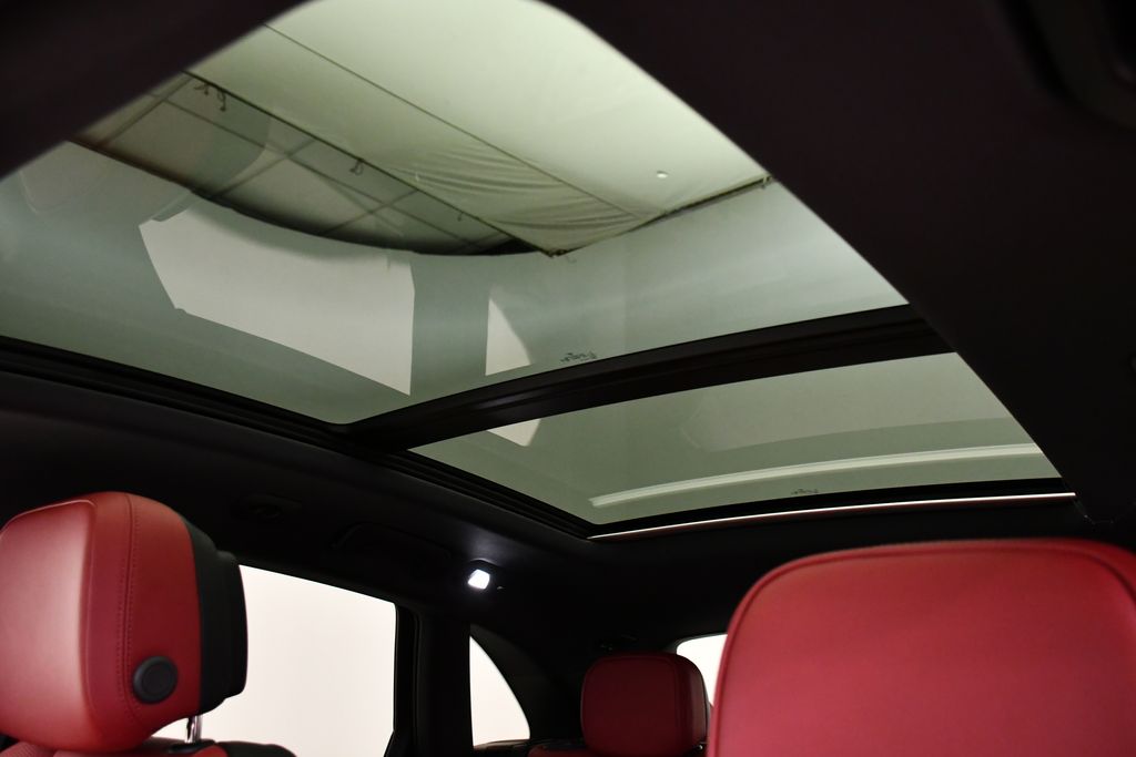 Thumbnail: 2026 Porsche Macan - 21