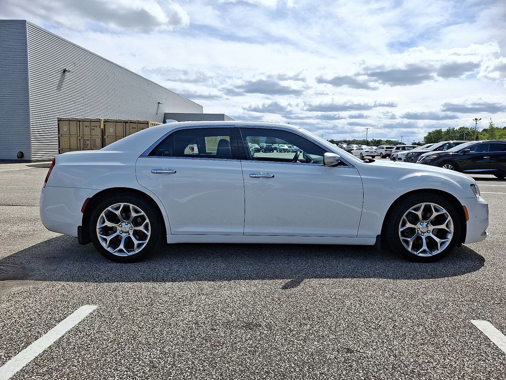 Thumbnail: 2019 Chrysler 300 - 7