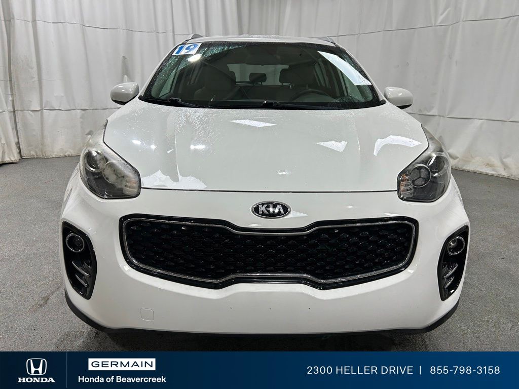 Used 2019 White Kia LX image 3