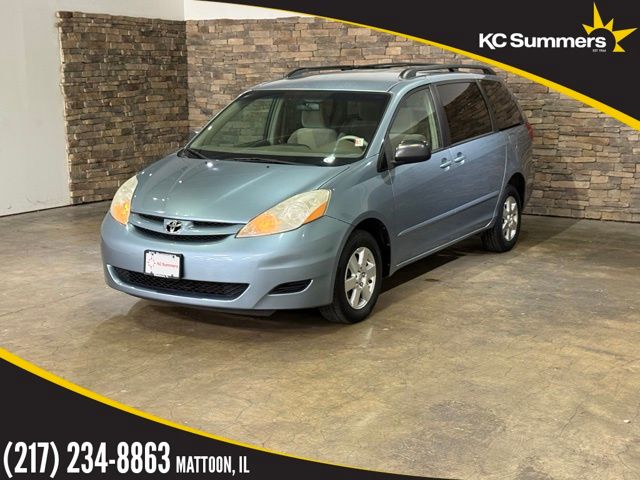  2010 Toyota Sienna LE 8 Passenger   