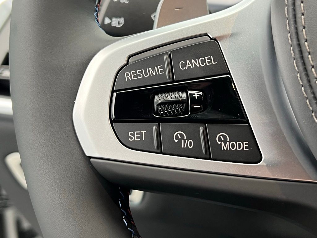 Thumbnail: 2026 BMW X7 - 21