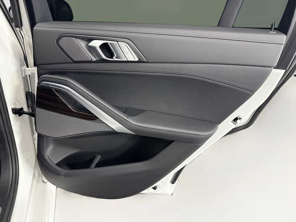 Thumbnail: 2025 BMW X6 - 26