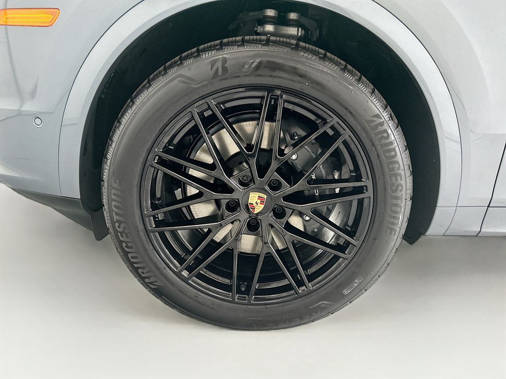 Thumbnail: 2026 Porsche Cayenne - 30