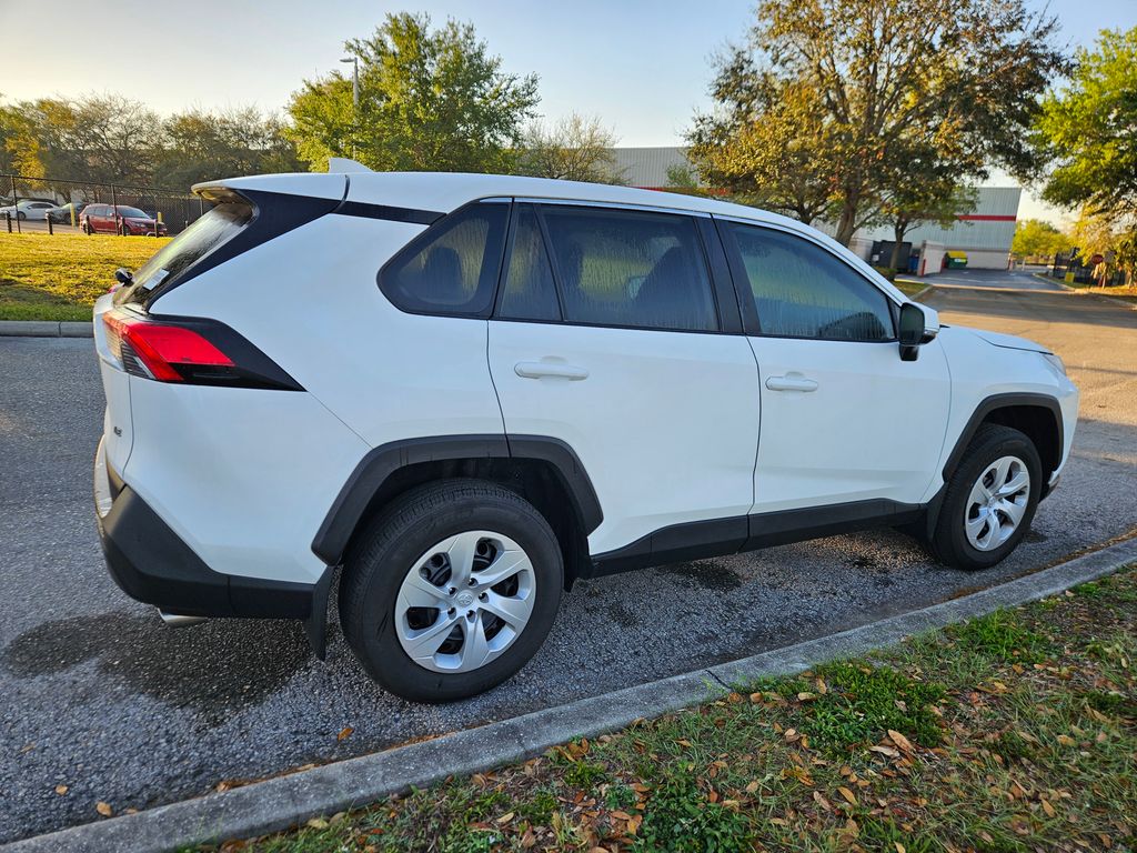 2024 Toyota RAV4 LE 5