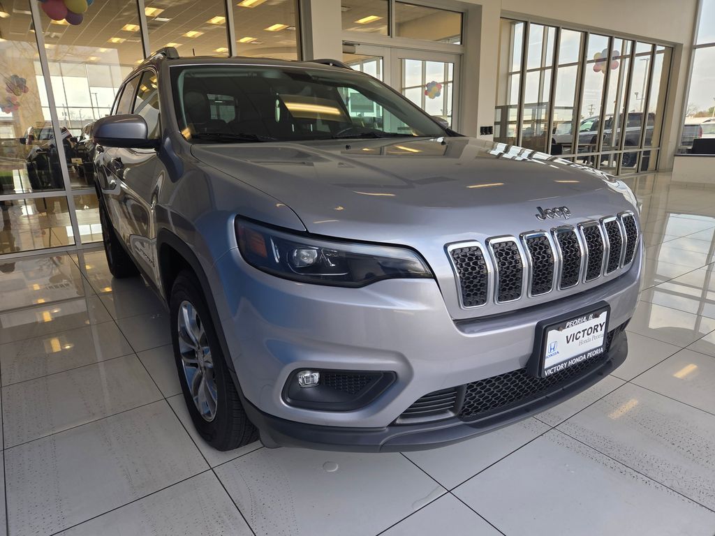 View vehicle photo 3