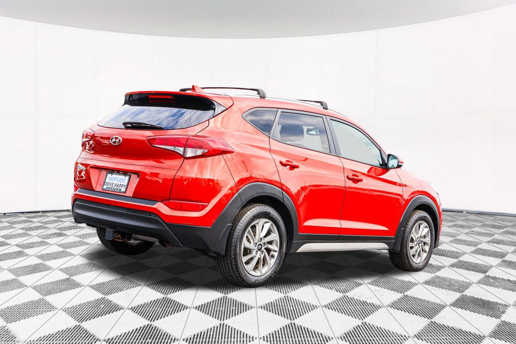 2017 Hyundai Tucson SE Plus 8