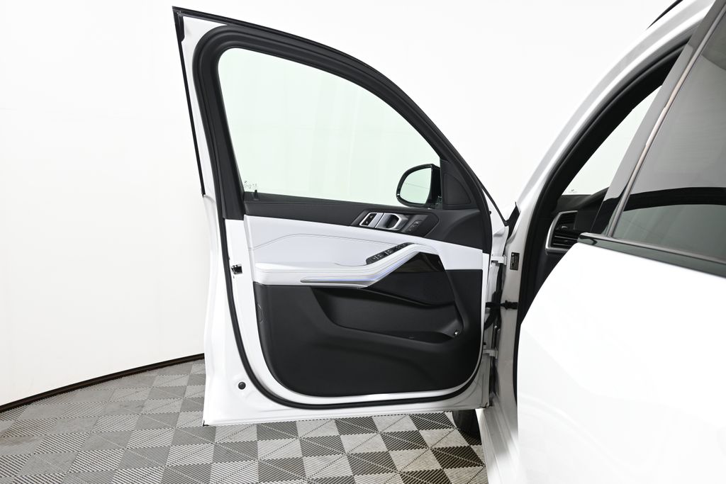 Thumbnail: 2023 BMW X5 - 27