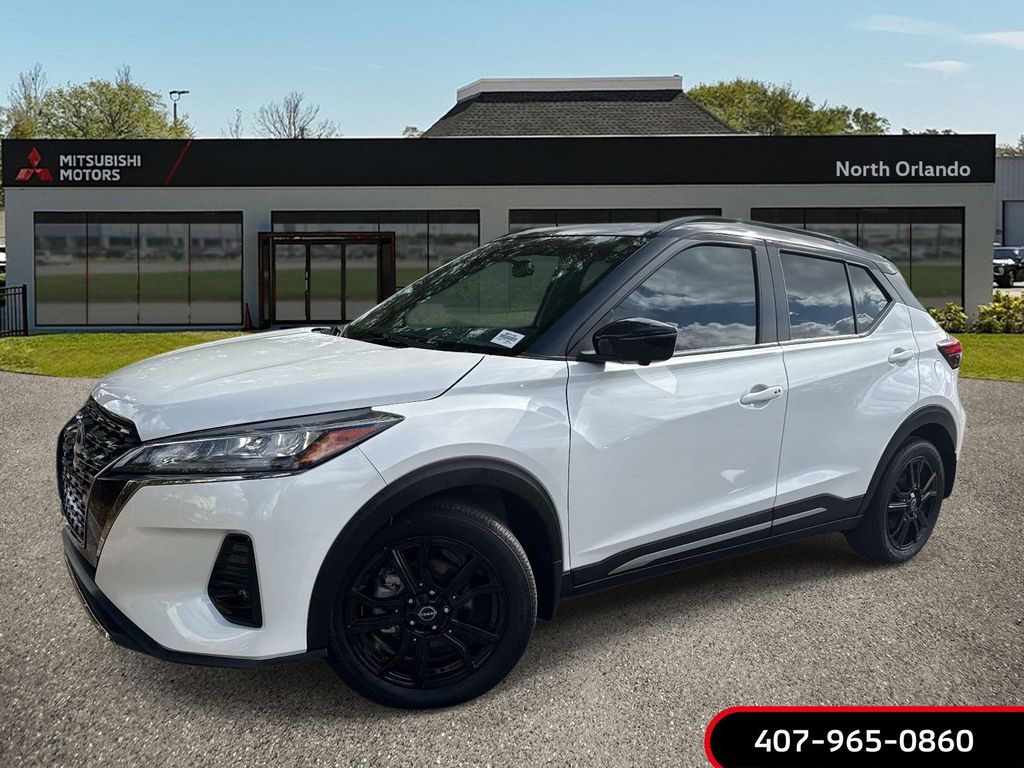 2023 Nissan Kicks SR