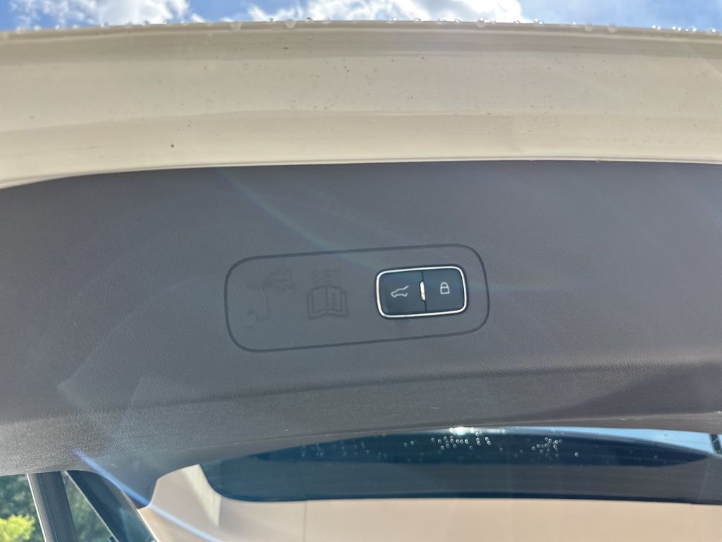 2021 Pristine White Lincoln Aviator Reserve AWD SUV