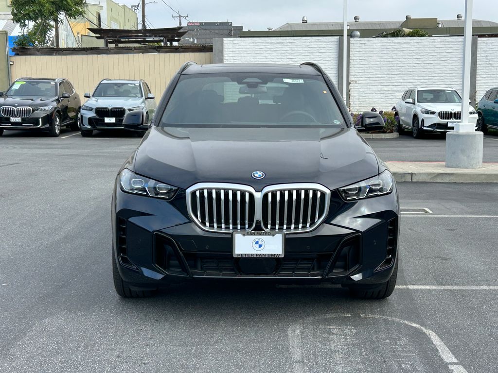 2026 BMW X5 xDrive50e 8
