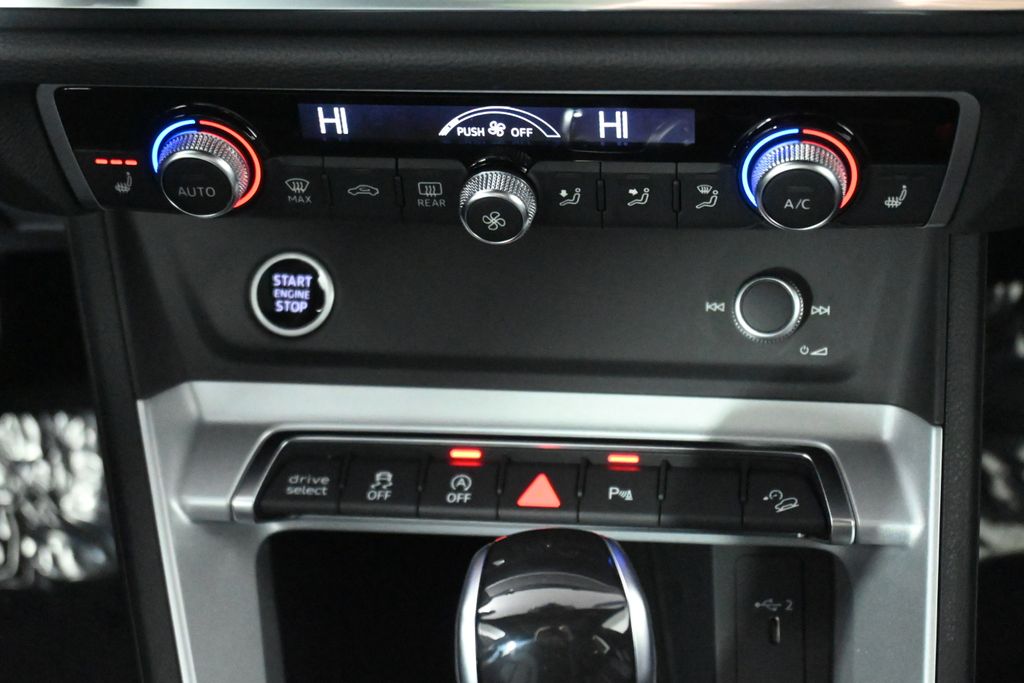 Thumbnail: 2021 Audi Q3 - 22