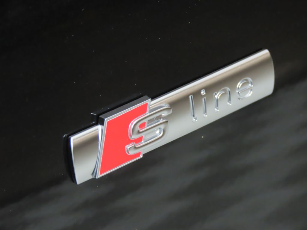 Thumbnail: 2025 Audi Q3 - 11