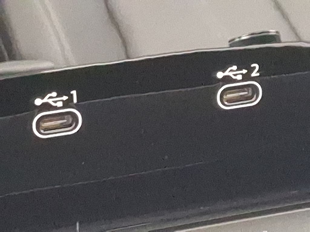 Thumbnail: 2025 Audi Q6 e-tron - 23