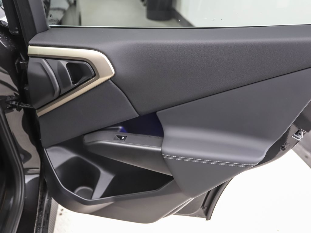 Thumbnail: 2025 BMW X3 - 23