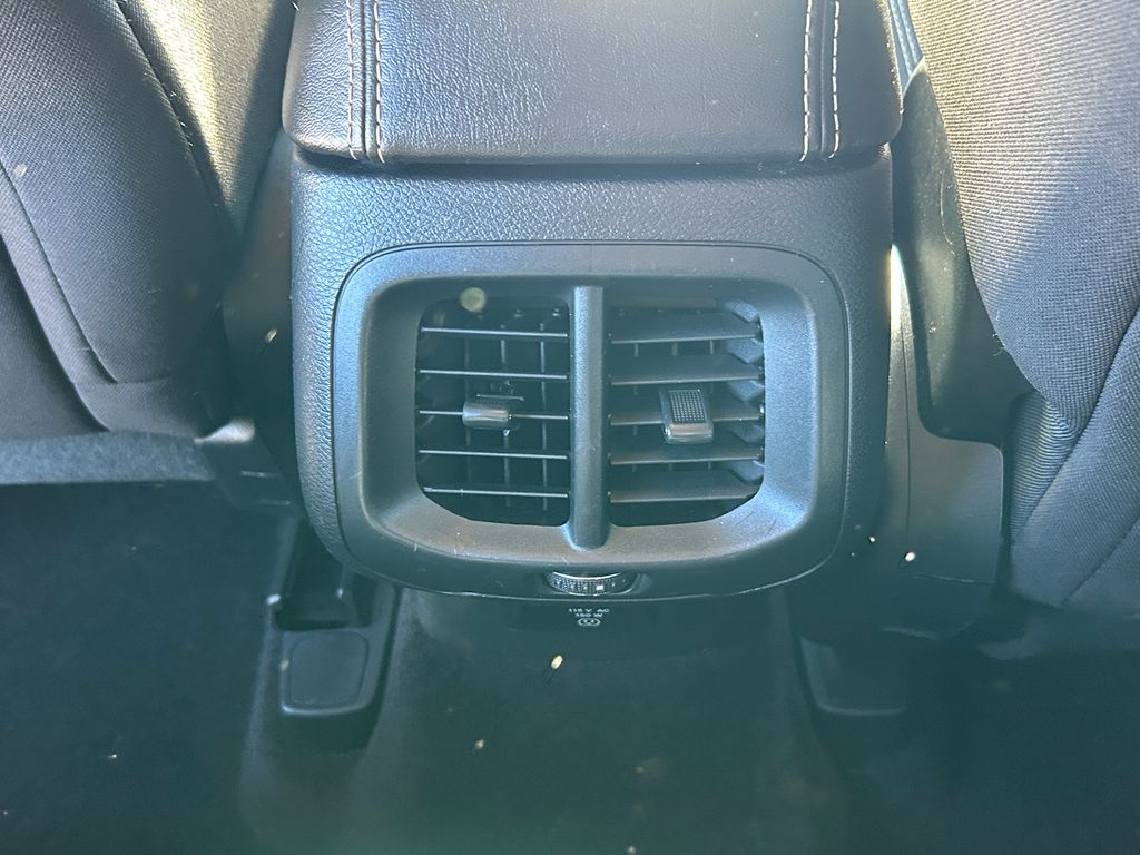 Thumbnail: 2016 Jeep Cherokee - 31