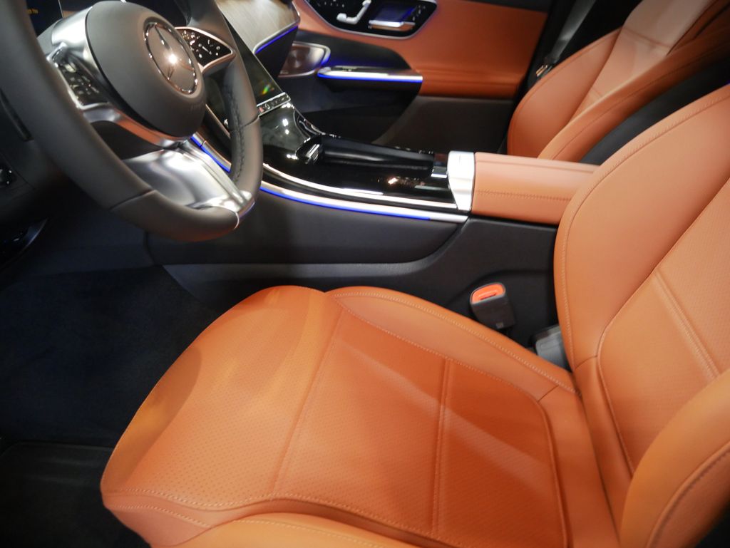 Thumbnail: 2026 Mercedes-Benz GLC - 15