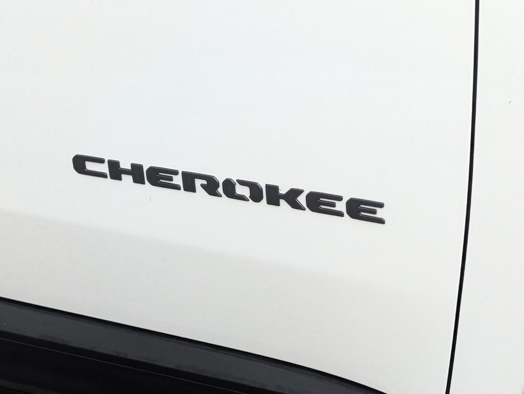 new 2026 Jeep Cherokee car, priced at $39,505