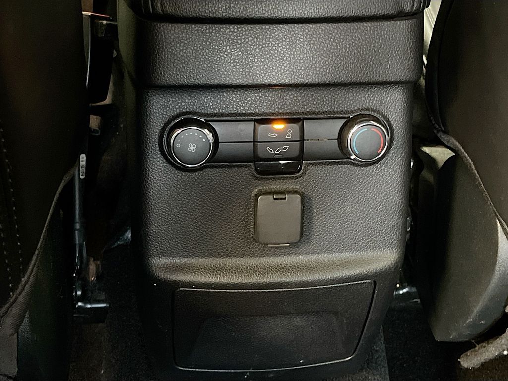 Used 2019 Black Ford XLT image 26