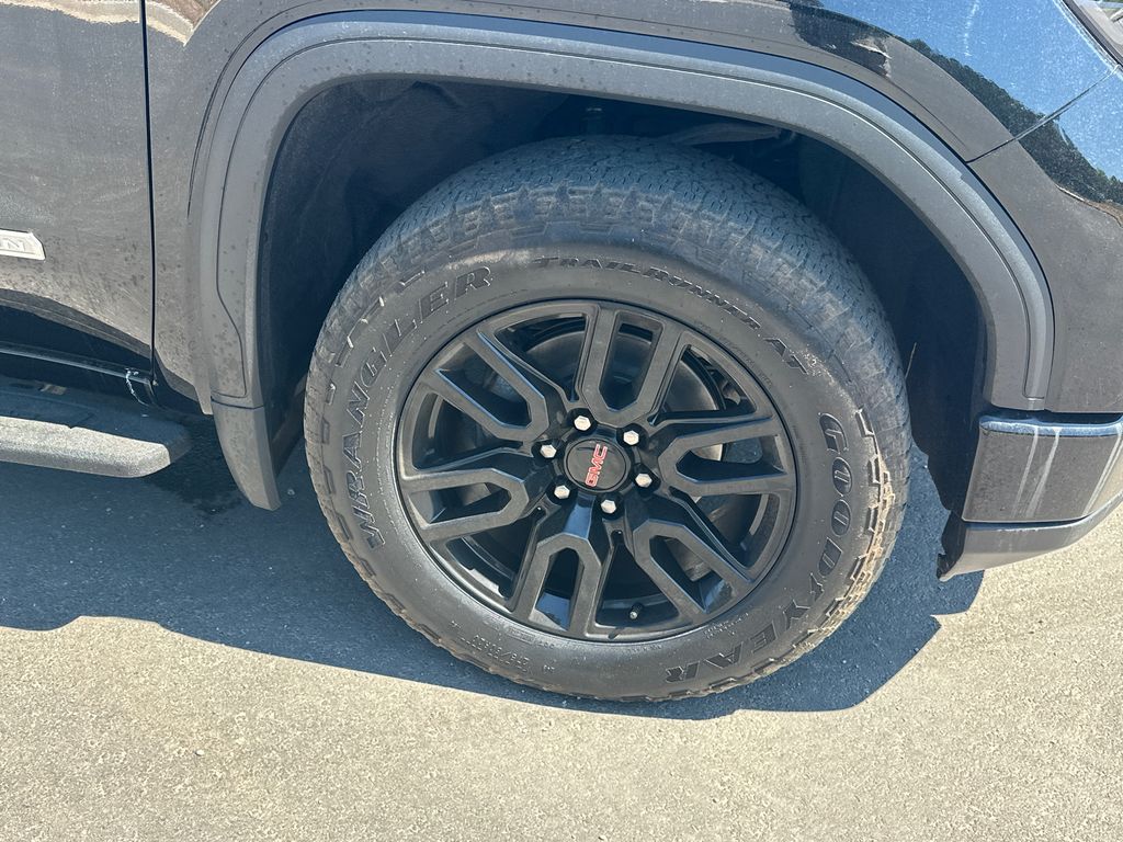 Used 2022 Onyx Black GMC Elevation image 12