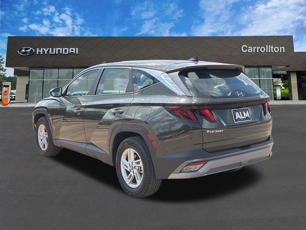 Used 2026 Green Hyundai SE image 7