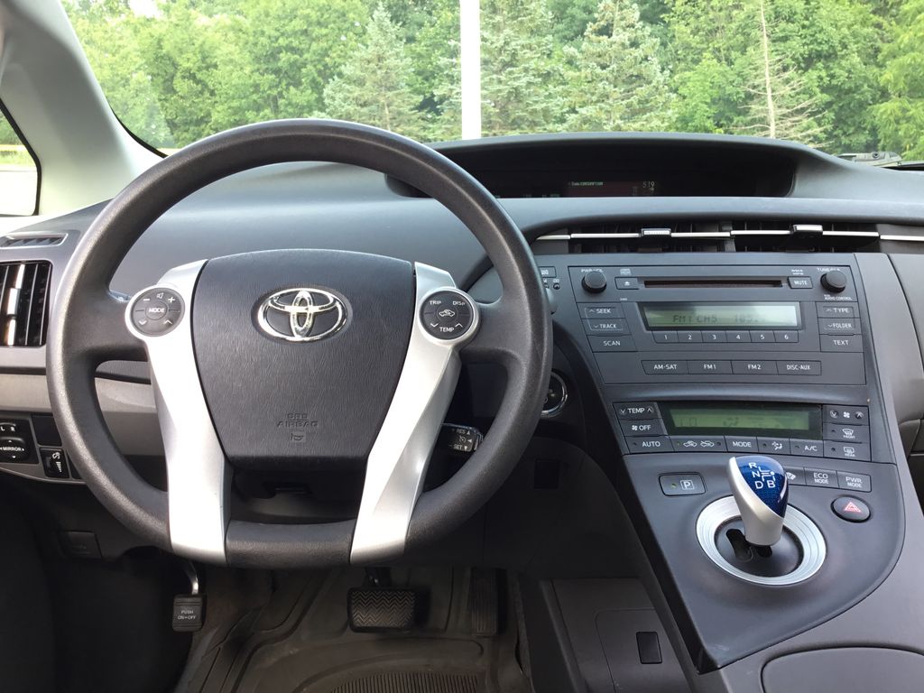 Thumbnail: 2011 Toyota Prius - 10