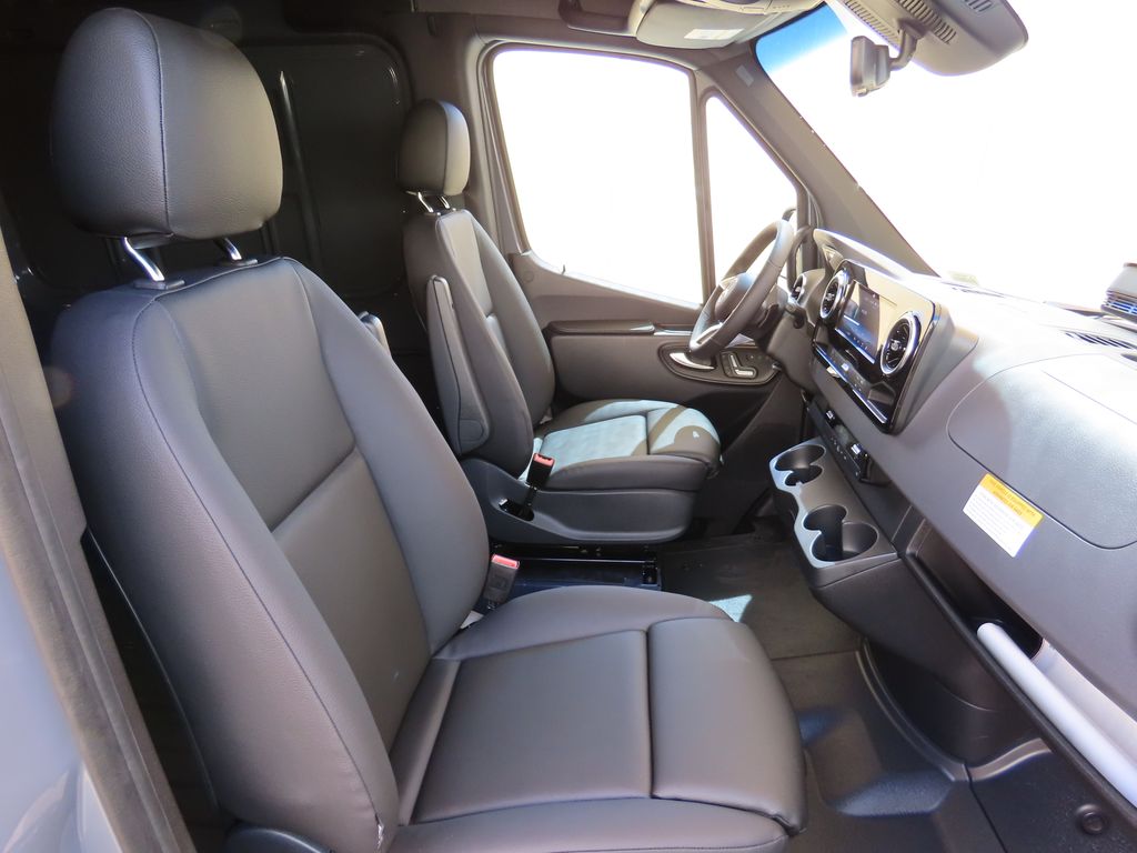 Thumbnail: 2026 Mercedes-Benz Sprinter - 22