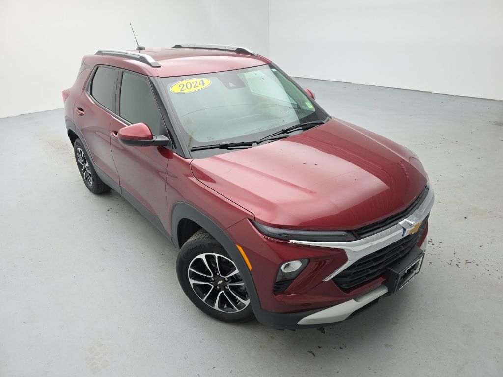 Red (Crimson Metallic) 2024 Chevrolet Trailblazer LT FWD SUV / Crossover Front-Wheel Drive Continuously Variable Transmission